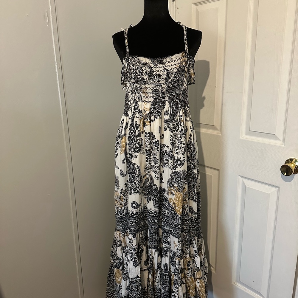 Bila White Black and Gold Paisley cotton Maxi Dress - M